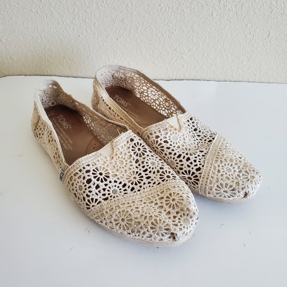 toms natural moroccan crochet